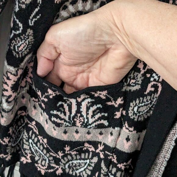 Isaac Mizrahi Live! Women's sz XS Fringe Black/Pink Floral Open Cardigan Pockets - Picture 7 of 9